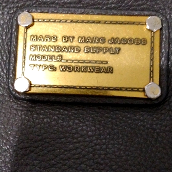 MARC JACOBS CROSSBODY AUTHENTIC PURSE - Picture 6 of 12